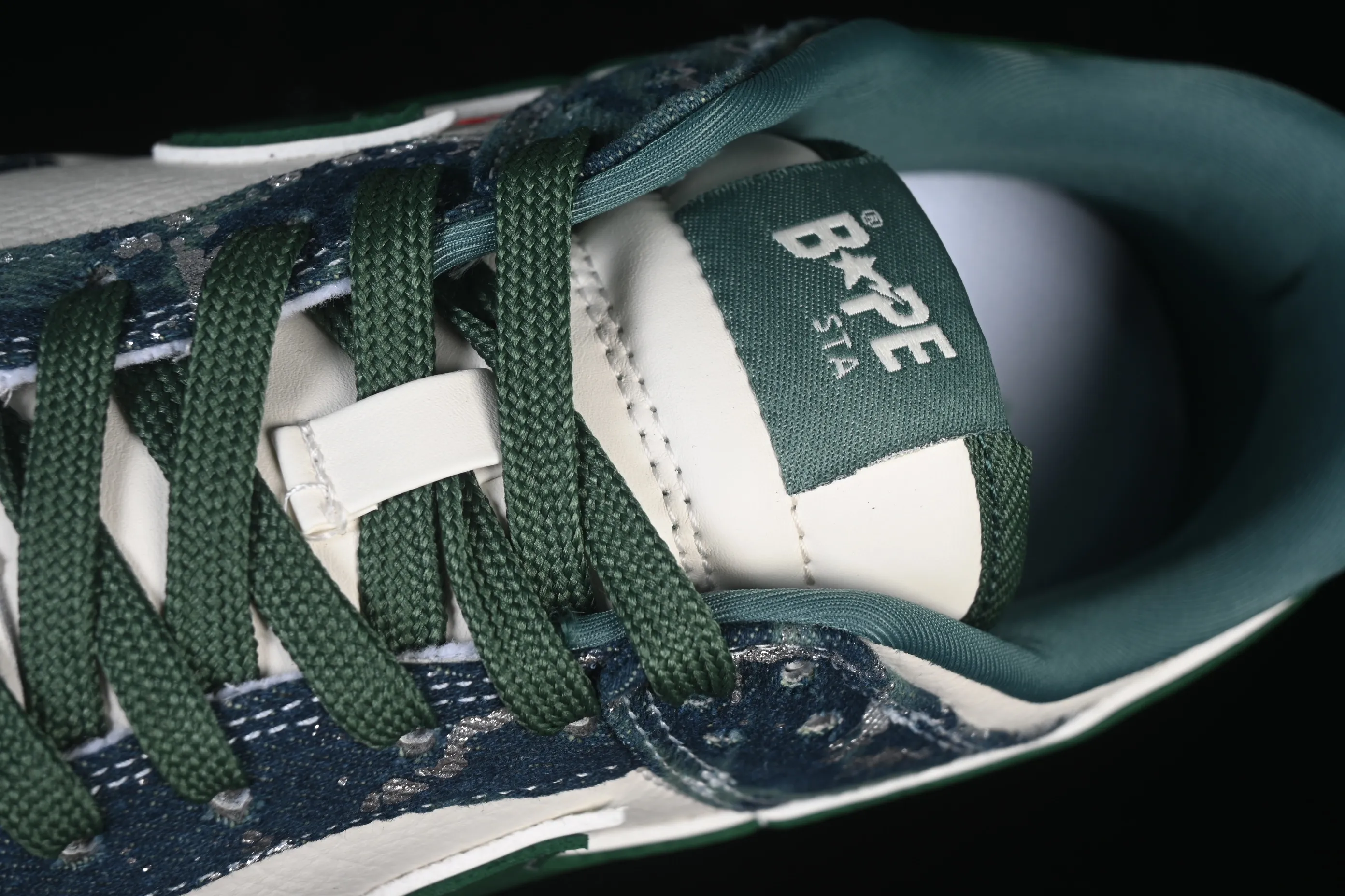 All categories Nk SB Dunk Series Nk SB Dunk Low High-end customized low-top sneakers Nike SB Dunk Low BAPE joint white army green Anniversary high-end customized low-top casual sneakers SC0601-465